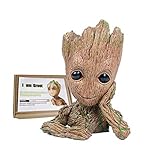 La maceta para plantar Groot tiene orificios y también se puede utilizar como soporte para bolígrafos y maceta para flores. Perfectamente decorado para su escritorio u oficina.