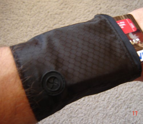 Innovative Product Source LLC Wrist Band Wallet/Purse with Zippered Pocket. Unisex, for Any Age. Securely Carry Credit Cards, Cash, ID.