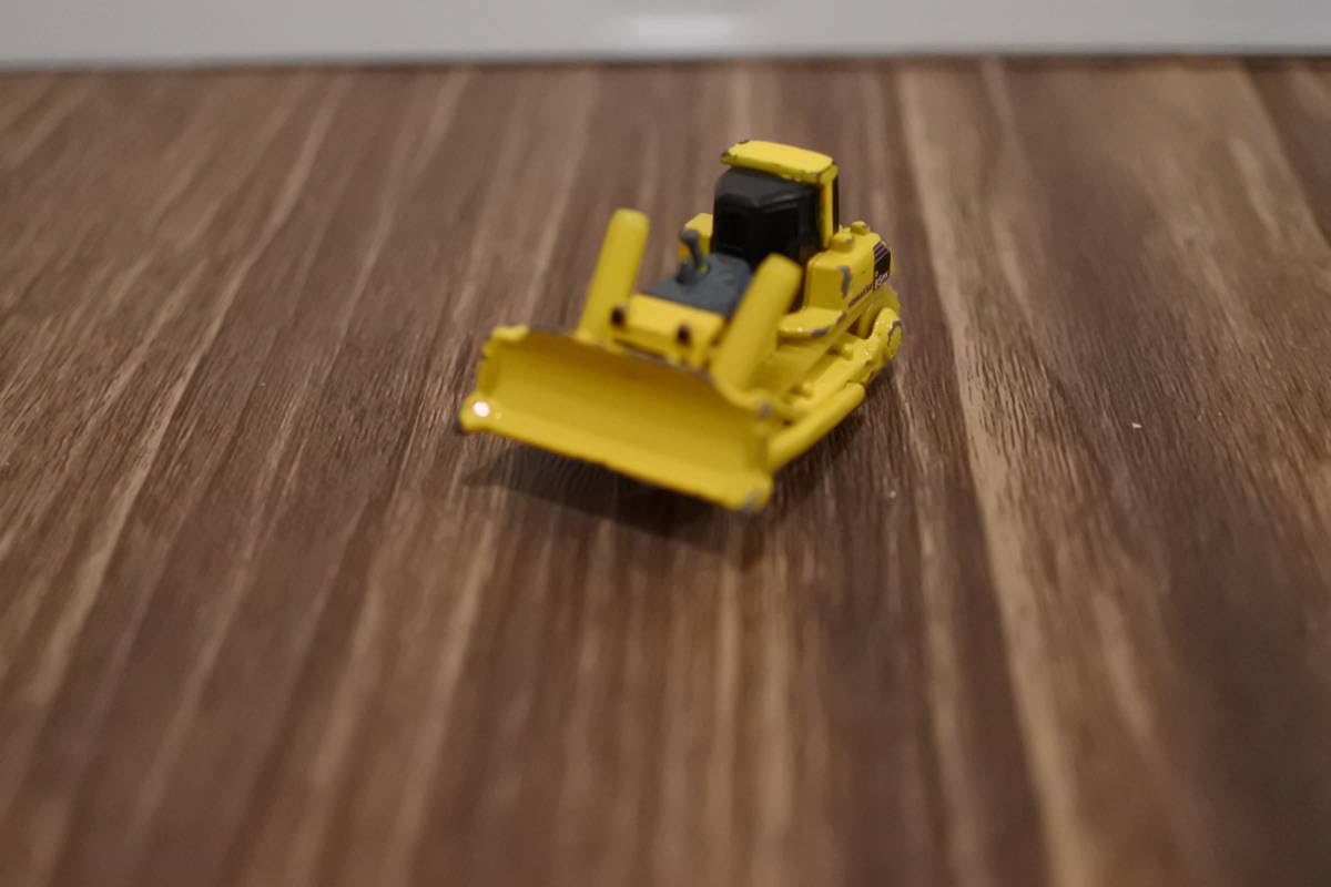 Amazon.co.jp: 絶版車トミカ コマツブルドーザーD85PX 1/117 : おもちゃ