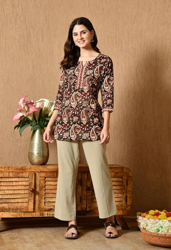 Image of Amazon Brand - Tavasya Women Floral Printed Short Kurti | Round Neck with Slit Stylish Kurta | 3 /4th Sleeve Modern Top | Regular Fit