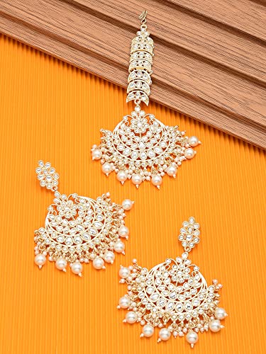 ZAVERI PEARLS Gold Tone Traditional Kundan Earring & Maangtikka Set For Women-ZPFK11432 - Image 3