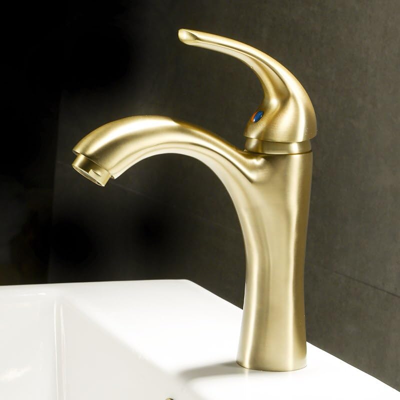Robinet de lavabo anti trace or brossé en laiton pour en finir avec le calcaire tenace