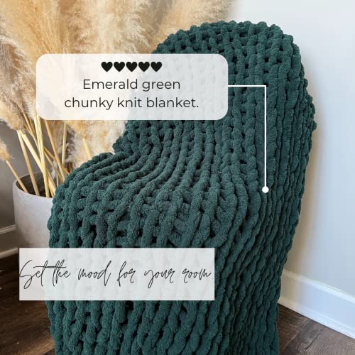 Kaffrey 50 X 60 Inches, 4.2 Lb, Chunky Knit Blanket, Luxury Hand-Knitted Chenille Throw Blanket, Soft And Cozy Giant Knitted Blanket, Machine-Washable And Non-Shedding, Emerald Green #TOP3
