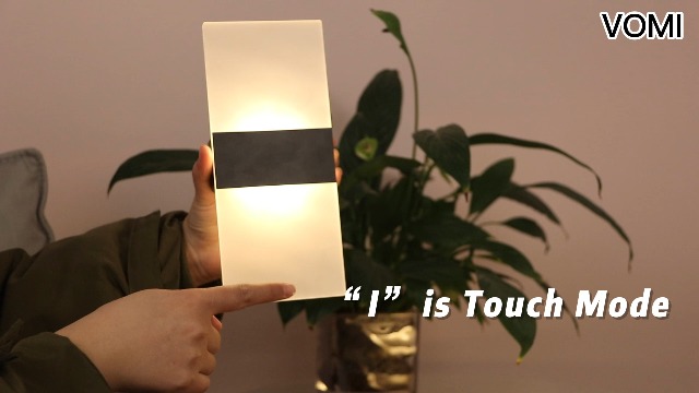 VOMI Applique da Parete Interno a Batteria con Interruttore e Porta di Ricarica USB, 2 Pezzi Bianco Lampada da Parete LED Senza Fili Ricaricabile Luce Magnetica, 3 Luminosità Regolabili, 6000K