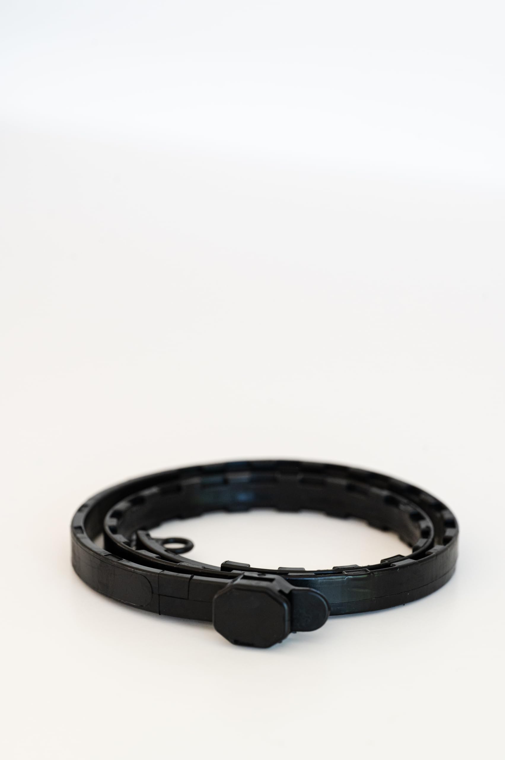 Vetocanis Halsband gegen Parasiten, mittelgroße und große Hunde – wirksames Hundehalsband für bis zu 4 Monate – 4 kombinierte Wirkstoffe – Zecken, Flöhe, Mücken und Fliegen