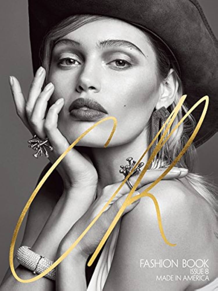 女性情報誌 CR FASHION BOOK Spring / Summer 2016 CR Fashion Book Magazine Issue #8 (Spring/Summer 2016): Carine