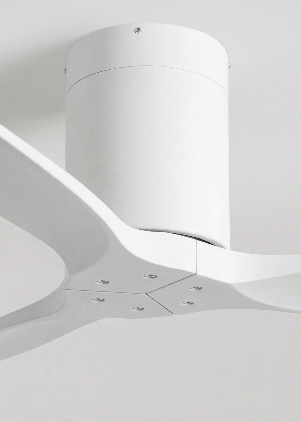 CREATE / WINDCALM S/Deckenventilator ABS Weiß mit Fernbedienung / 40W, leise, Ø112 cm, 6 Geschwindigkeiten, 3 LED-Temperaturen, Sommer-Winterbetrieb