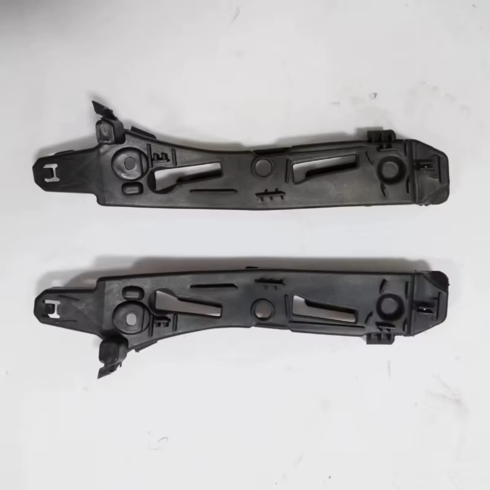 Uchwyt zderzaka do Porsche Cayenne 92A (2011-2017), numer części 95850504901, 1 para, przód prawy/lewy, do ochrony zderzaka