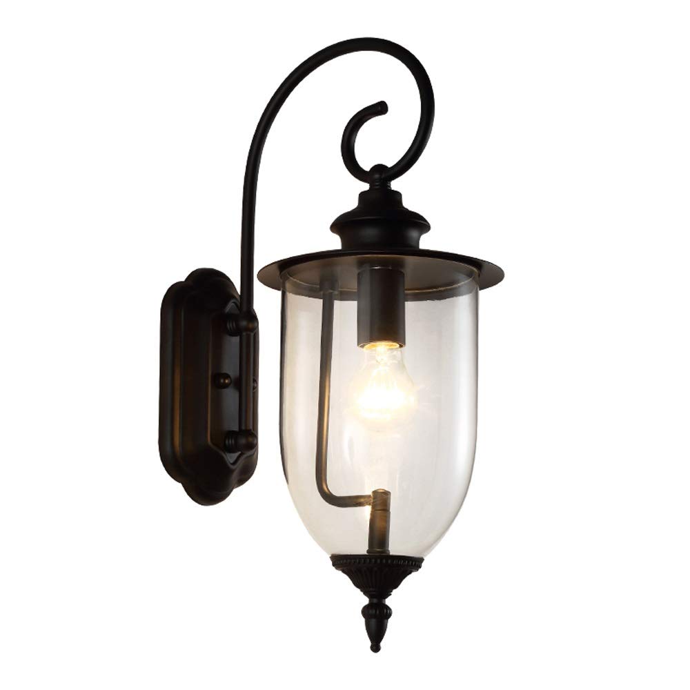 Lampe de cour simple et étanche pour sécuriser vos pas en extérieur