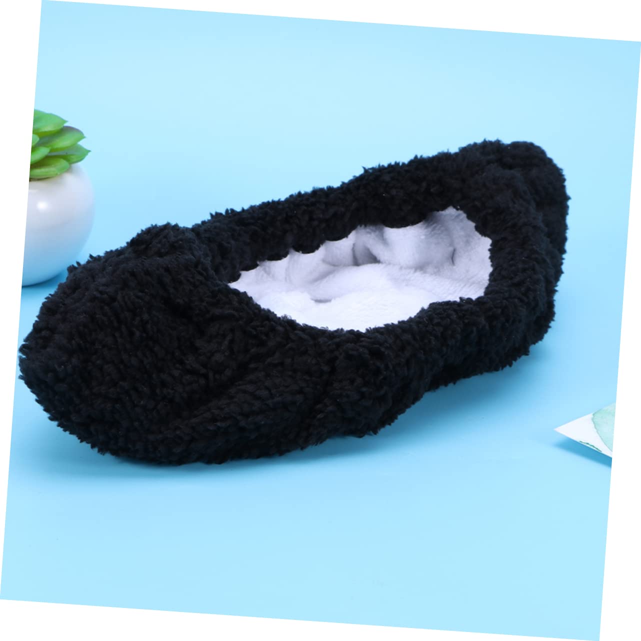 BRIGHTFUFU 2 Pairs Elastic Plush Skate Covers Durable Hockey Skate Accessories for Ice Skating Light Pink Black Protects Blades Absorbs Moisture Comfortable Fit