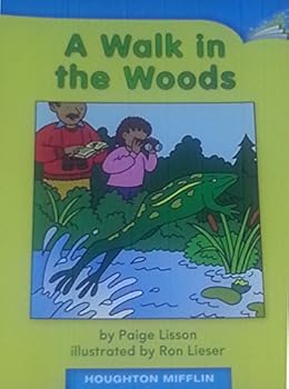 Paperback A Walk in the Woods Book