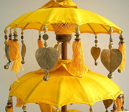 Amazon.co.jp: バリ島の儀式用3段傘 ゴールド黄色 室内用[H.106cm