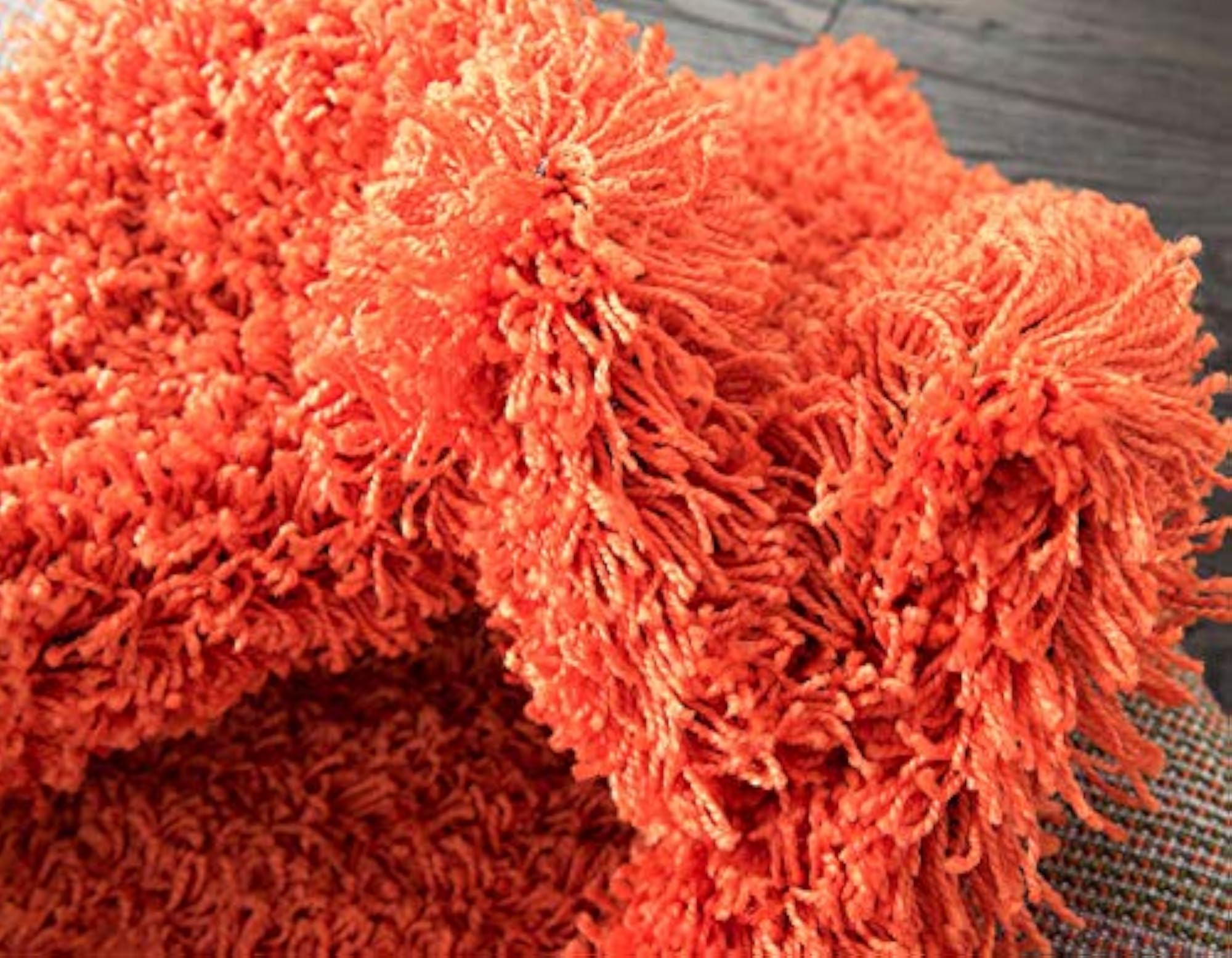 Luxury Fluffy Shaggy Polyester Carpet, 3x3 Feet