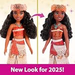 Mattel Disney Princess Poupée de mode Moana dans l'aspect signature & Collier, Possible & Collectionnable, inspirée par Disney Movie