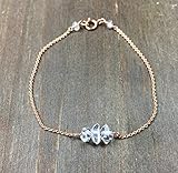 Acerca de esta exclusiva pulsera elástica hecha a mano por nuestro artesano en nuestra unidad de fabricación situada en JAIPUR (Ciudad Rosa de la India). Cada pieza es de alta calidad.