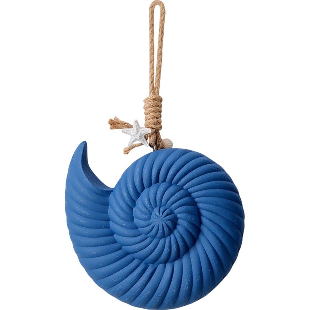 Pendentif coquillage en bois pour créer une ambiance plage dans la salle de bain