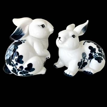 SMRTHMRT Exquisite Ceramic Arts,Blue and White Ceramic handicrafts,Lovely Rabbits Figurines and Sculptures Tabletop Decorations A Pair