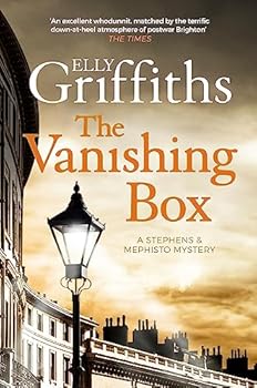 Paperback Vanishing Box Book