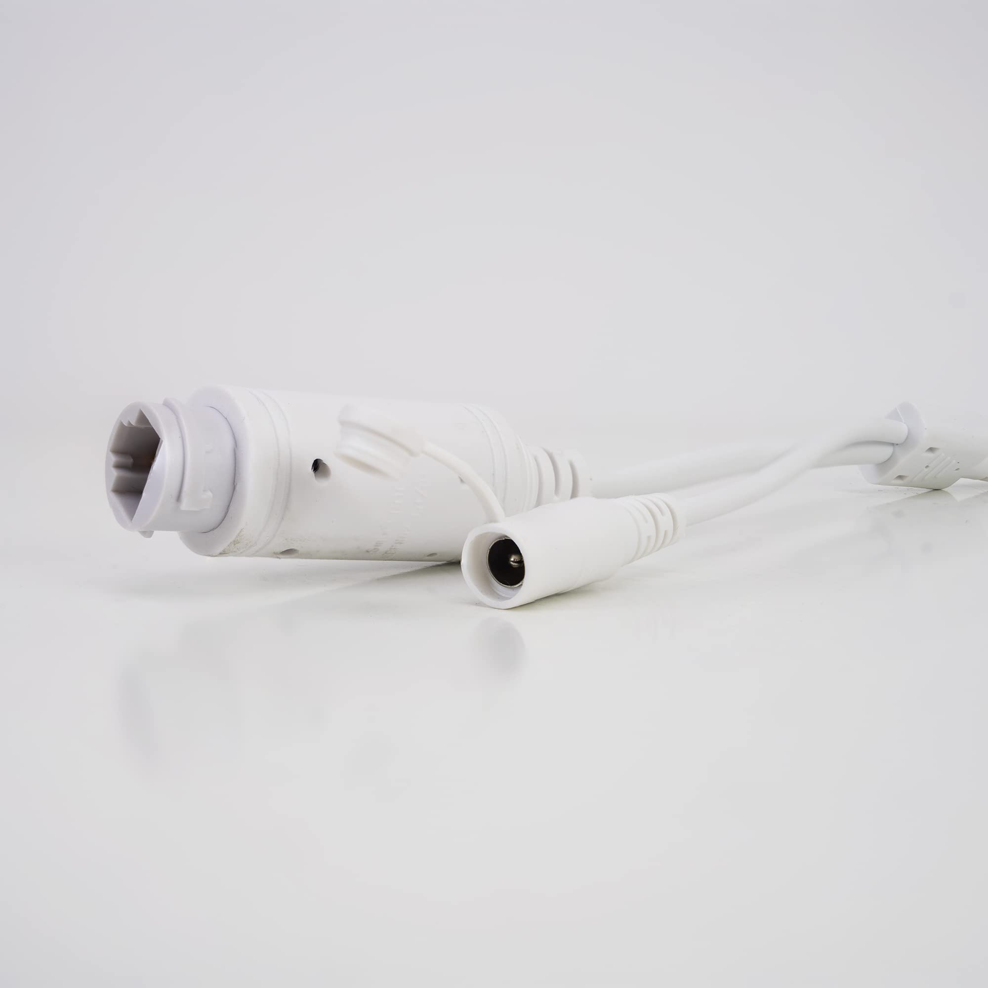 Paquete de videovigilancia NVR PNI House IP716 y 16 cámaras PNI IP125, 5MP