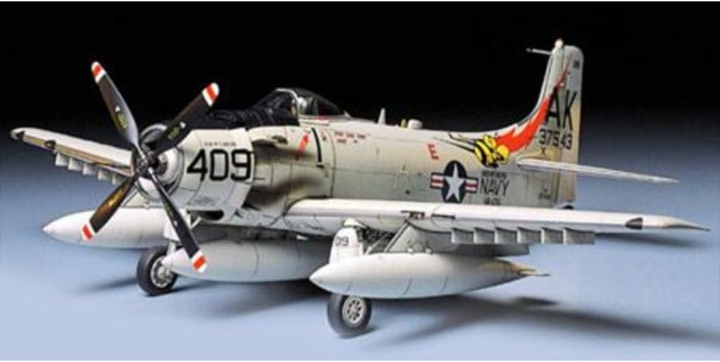 TAMIYA 1/48 A1H Skyraider USN, TAM61058