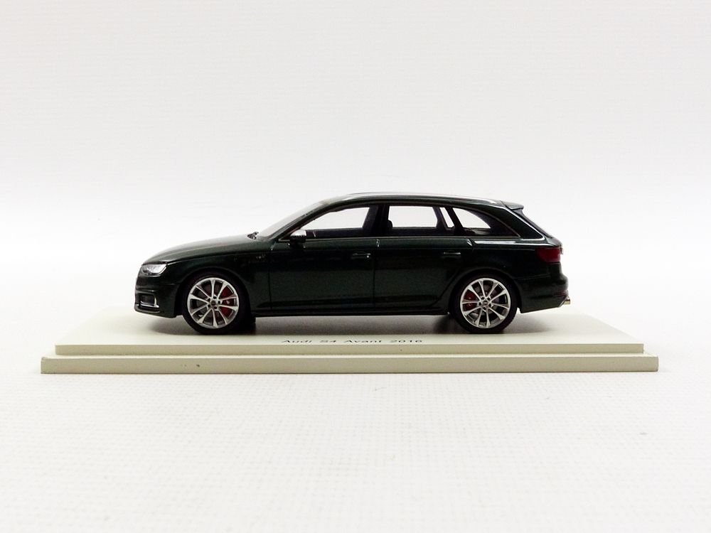 Audi A4 Avant 黒 1/43スケール Audi A4 Avant Brilliant Black 1:43 430010112 MINICHAMPS diecast