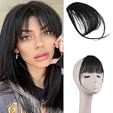 【DIY by Yourself】 Der FESHFEN Clip-in-Pony kann nach Belieben neu gestylt / gekräuselt / getrimmt werden, um ihn an Ihr Gesicht und Ihre Frisur anzupassen. Stecken Sie es in Ihr eigenes Haar und stylen Sie Ihr Haar nach Belieben zu einem Pony, locker und glatt, gelockt oder hochgesteckt.