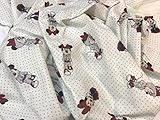 telas estampadas infantiles para vestidos de niña Tela de disney creada para poder confeccionar cualquier prenda, como vestidos, camisas, etc dibujo de minnie con sudadera en fondo crudo tamaño del dibujo de minnie: 8 centimetros de alto Este tejido lo puedes aplicar para diseñar cualquier manualidad que te apetezca, como tapizar, confeccionar cortinas, sabanas, cojines, etc. Crea y diviértete con este tejido La tela esta vigente con su copyright correspondiente actual En el orillo de la tela, esta el numero del copyright. Ancho de la te
