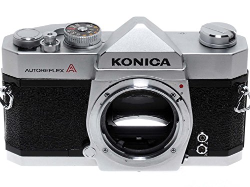  Konica Autoreflex A, reflex automatica a pellicola con otturatore meccanico.