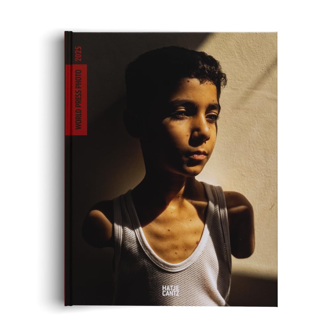 World Press Photo Yearbook 2025: English Edition