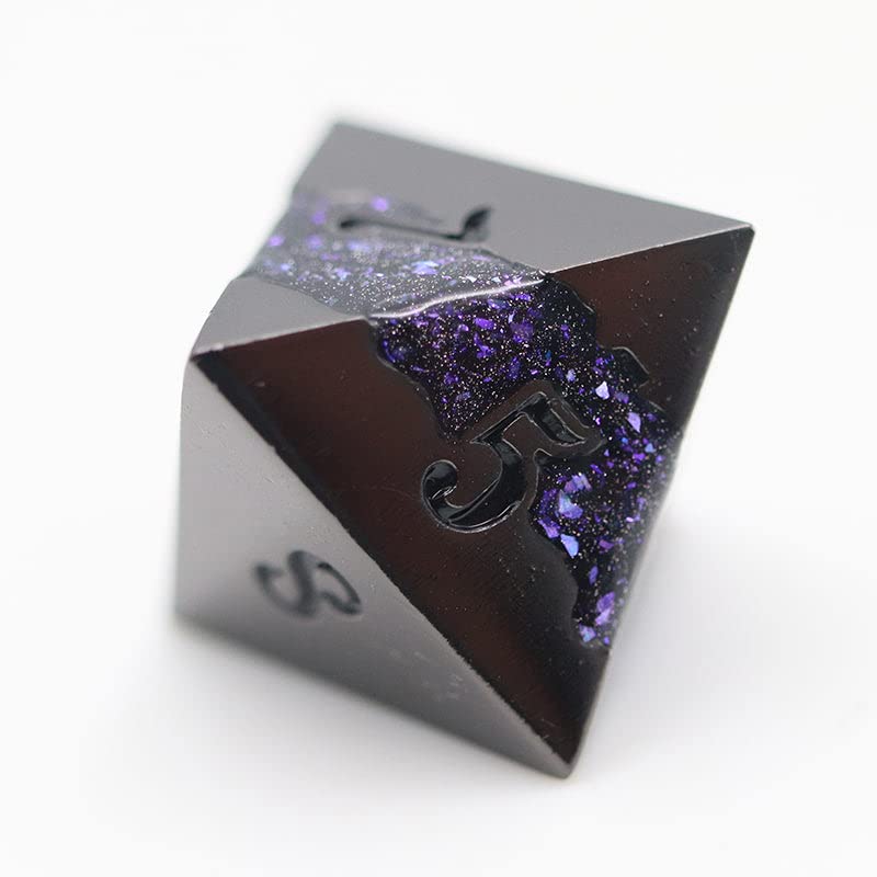 World of Dice - Lavastream-Serie - 7-teiliges Premium-Würfelset mit Glitzerndem Lavastrom-Design, ideal für DND, DSA, Pathfinder, Cthulhu, Shadowrun und viele weitere (Black & Purple)