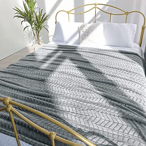 Excervent Soft Flannel Fleece King Size Blanket (108x90 inches) Lightweight Grey Blankets with Decorative Chevron Pattern for Sofa, Couch, Bed, Luxury Plush Cozy Blanket