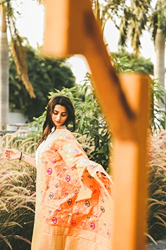 Image of DEVANGI Women's Floral Silk Blend Dupatta
