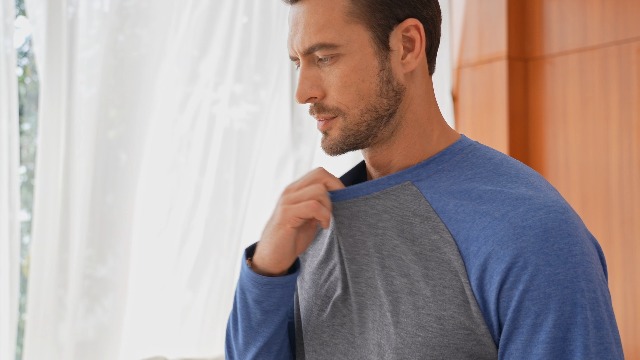 Runcati Men's Long Sleeve Crewneck T-Shirt - Lightweight Vintage Basic Tee With Chest Pocket - View #6