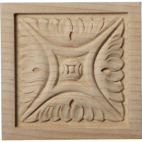Rosace Lindenwood pour sublimer les moulures de porte de votre salon ancien