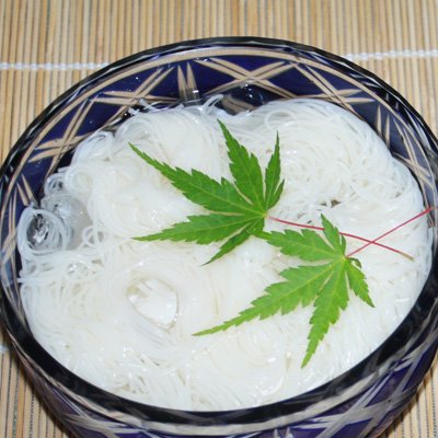 Amazon.co.jp: 手延べ三輪そうめん 「木箱縄かけ 4kg」 : 食品・飲料・お酒