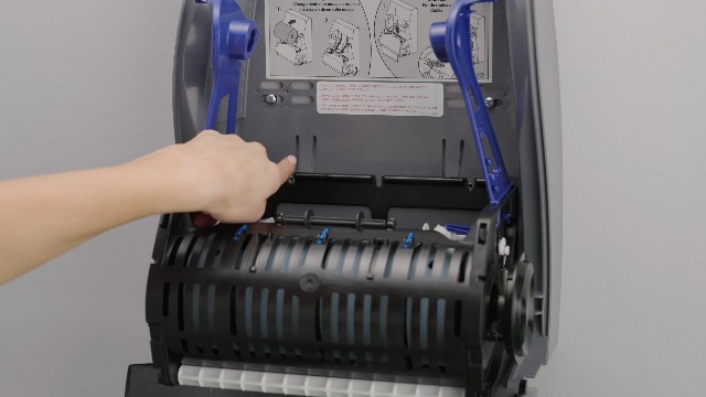 Amazon.com: Kimberly-Clark Professional Sanitouch Manual Hard Roll