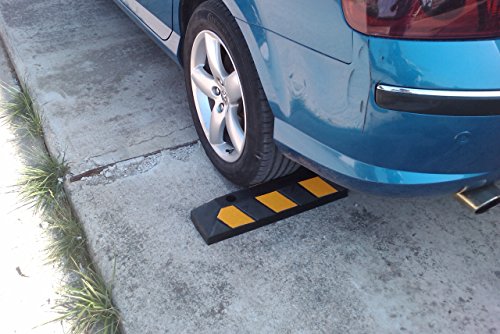 SNS SAFETY LTD Gummi Radstopp-Parkplatzbegrenzung für Parkplätze und Garagen, Farbe Schwarz-Gelb, Abmessungen 55x15x10 cm (2er Pack)