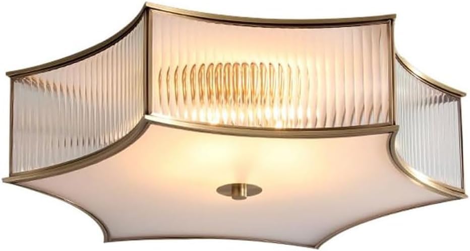 Plafonnier en verre et laiton pour illuminer chaleureusement votre chambre à coucher