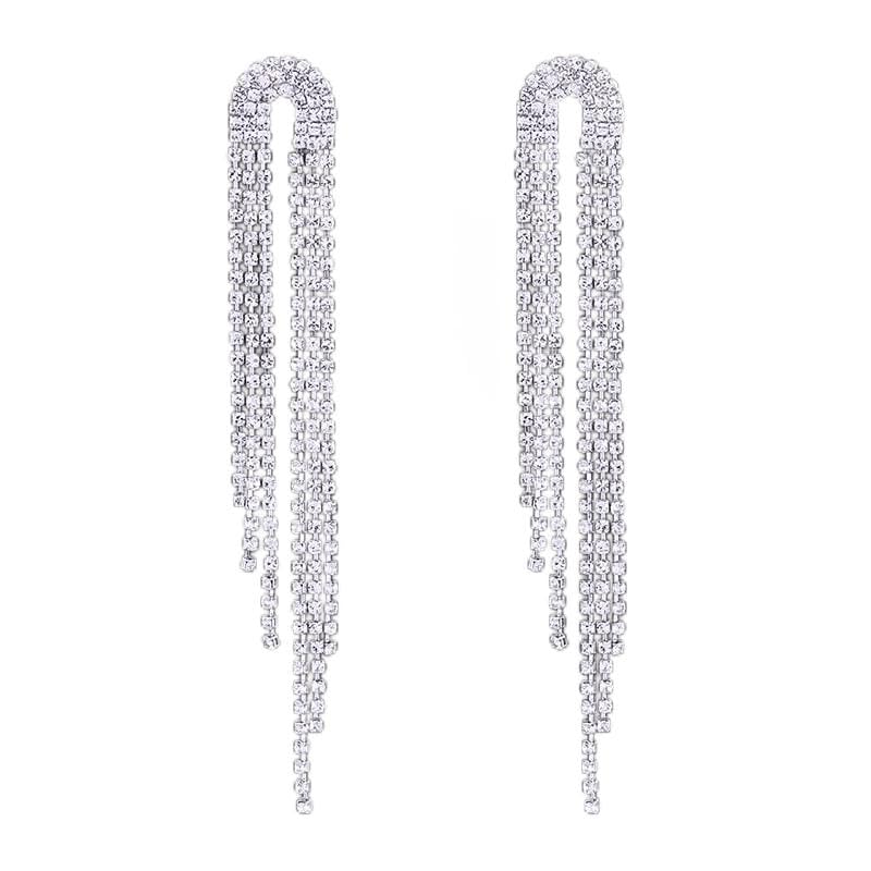 Boucles d'oreilles de mariage étincelantes pour sublimer la parure de la mariée