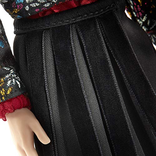 Mattel GKC99 BTS Prestige Fashion Puppe J-Hope, K-Pop Merch Spielzeug zum Sammeln Mehrfarbig