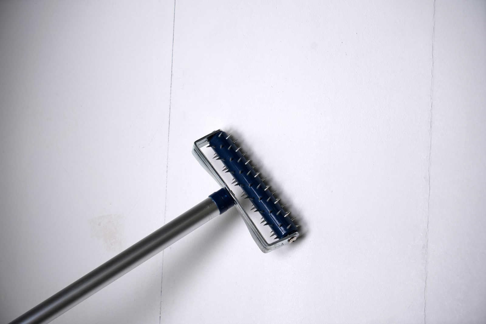 Tabouret, Kruk In De Kleur Blauw. Laag Model In Hoogte Verstelbaar Van 40 58 Cm