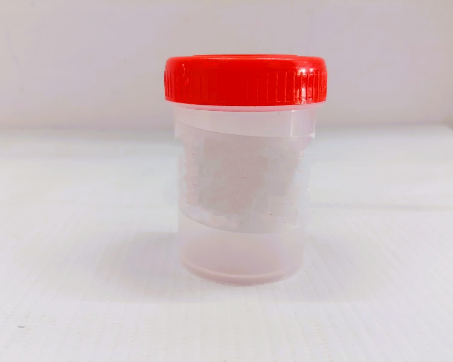 Recipiente de plástico para orina (50 ml) - Esterilizado -100