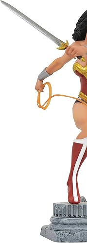 Miniatura 2 de DIAMOND SELECT TOYS DC Gallery: Wonder Woman (versión de cómic de asso) figura de PVC, multicolor, 9 pulgadas