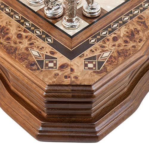 Juego de ajedrez artesanal con tablero de madera y piezas metálicas miniatura 4
