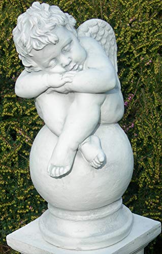 Gartenskulptur Deko Statue Engel schlafend auf Kugel Höhe 42 cm Skulptur aus Beton