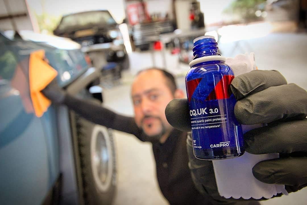 CARPRO CQUARTZ UK 3.0_30ml Kit Ceramic Coating Finish, Bonds to Paint, Glass, Metal and Plastic DabDab Wash Mitt, Car Wash Glove - Bundle