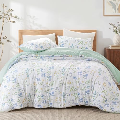 Exclusivo Mezcla Lightweight Reversible Queen Comforter Set Floral, 3 Piece Exclusivo Mezcla Lightweight Reversible Queen Comforter Set Floral, 3 Piece - Image 1