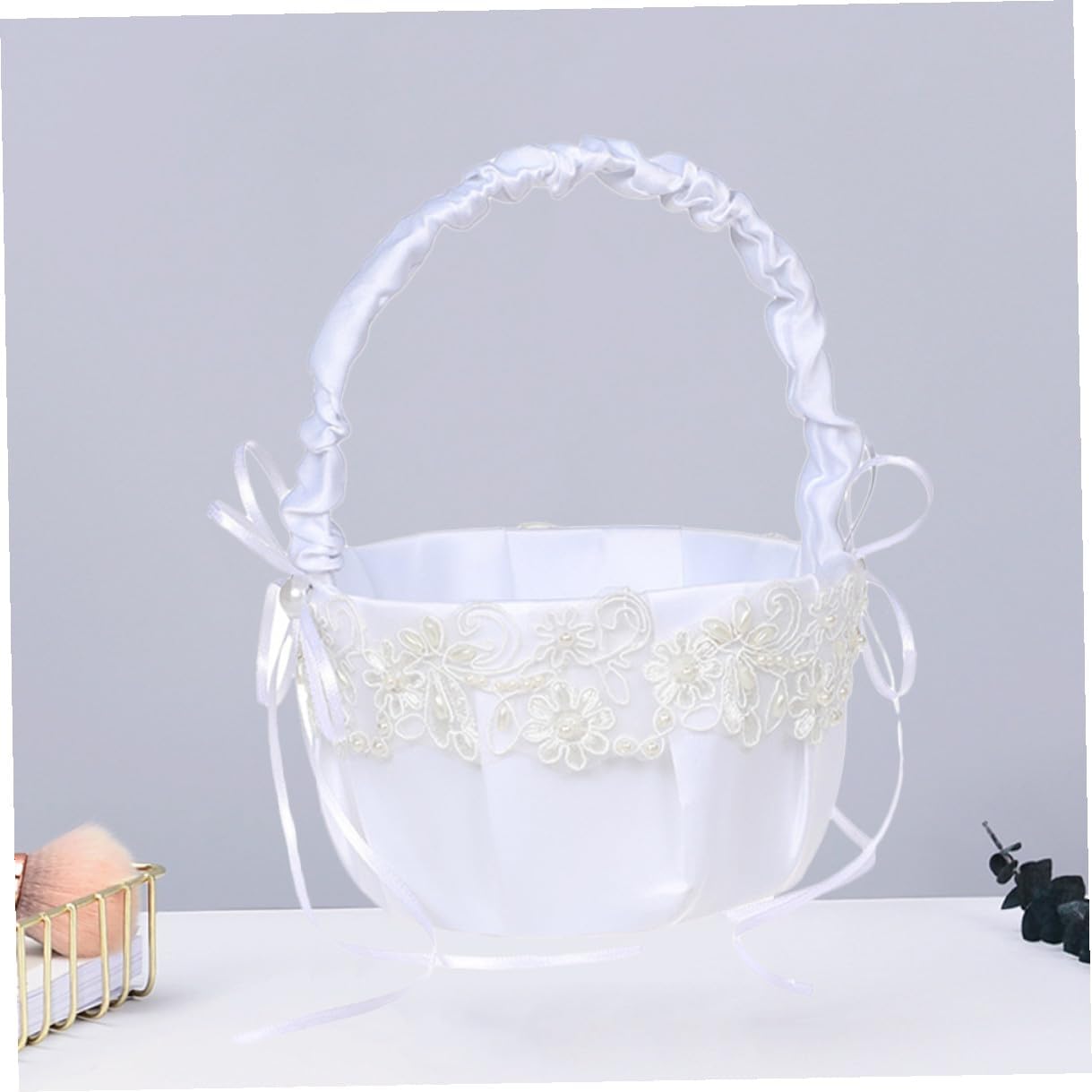 White Lace Flower Girl Basket with Satin Handle 18cm Wedding Basket for Ceremony Supplies Romantic Pearl Decoration