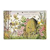 Combínalo con artículos decorativos para el hogar y el cuidado corporal a juego para crear un regalo único.