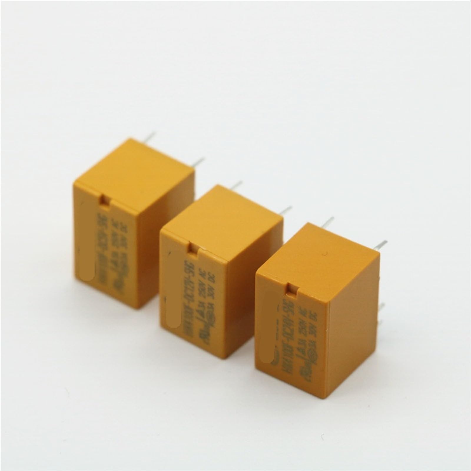 Relais HK4100F 3A à 6 broches boîtier scellé haute performance de commutation
